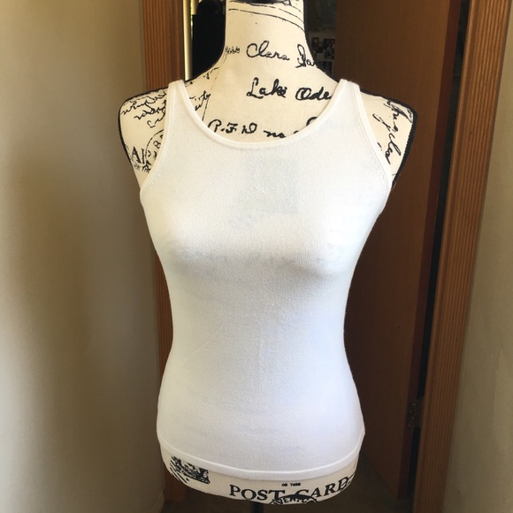 GAP Tops - EUC Gap White Tank